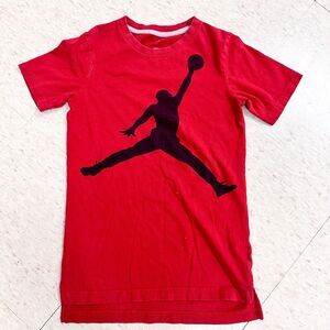 Air Jordan Jumpan Boys Tee crew neck short sleeve size medium.
